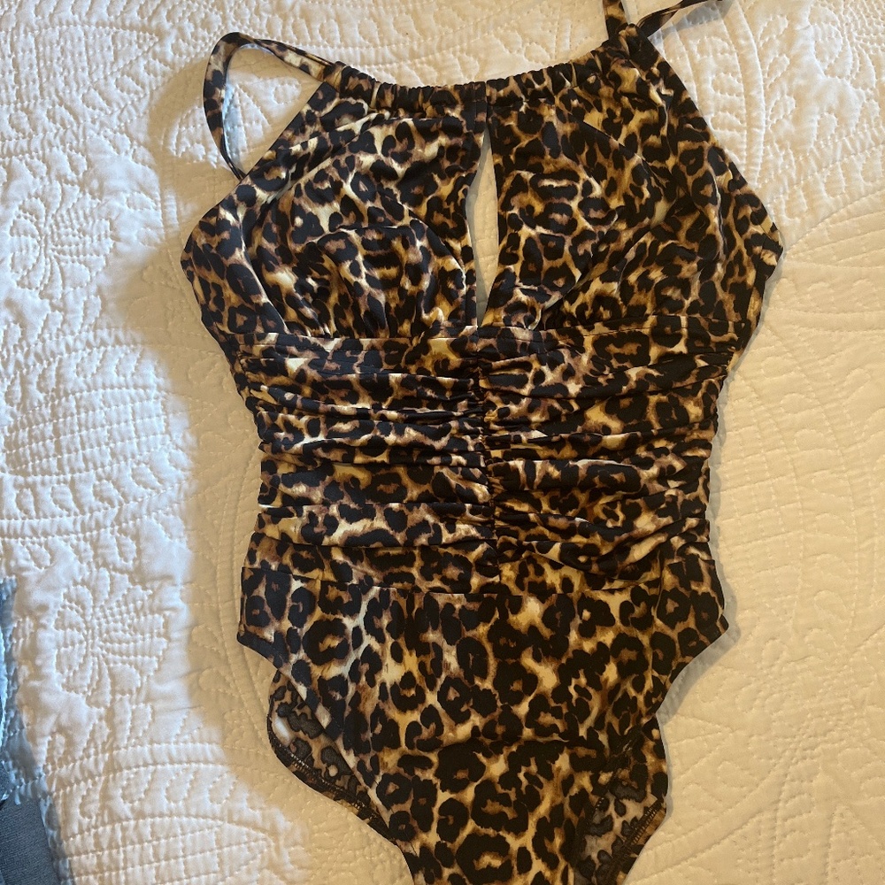 One piece suit